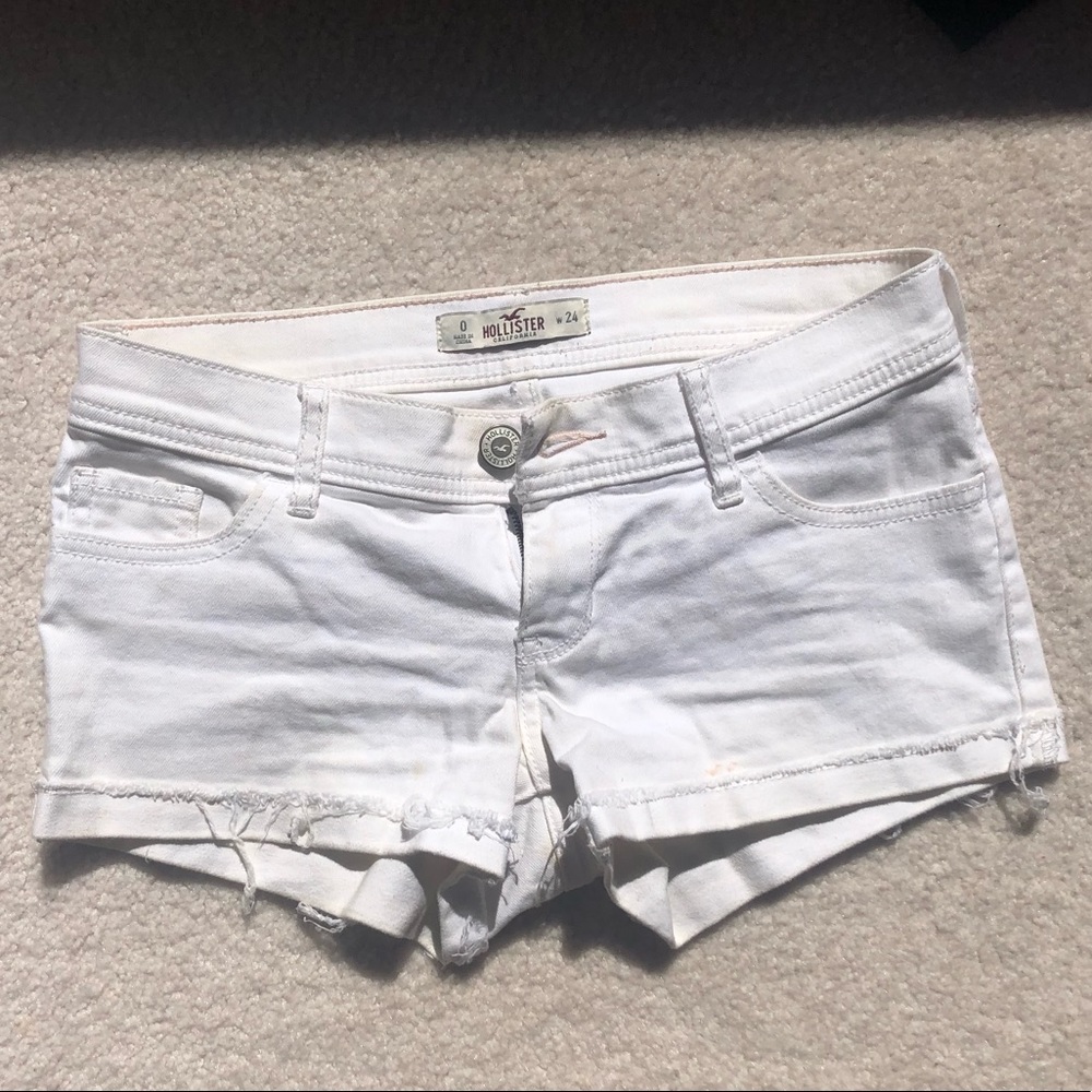 HOLLISTER white denim shorts!